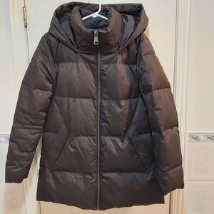 DKNY black puffer coat, size medium (M)